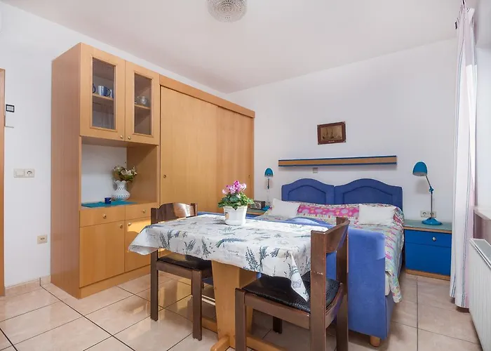 アパート Villa-passat ポレッチ